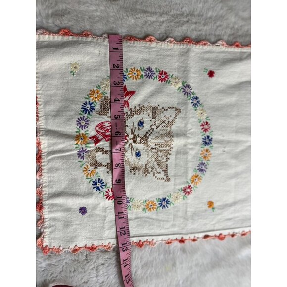 Crochet embroidered kitty cat table runner - Picture 8 of 8